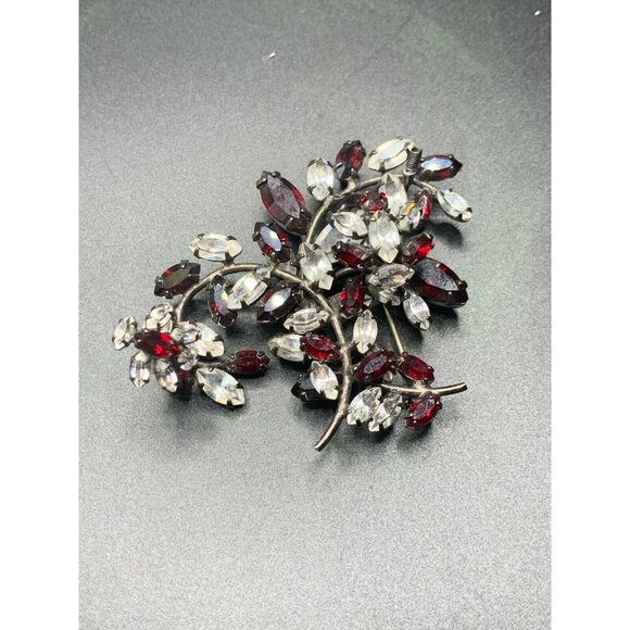 Schreiner Trembler Brooch Red and Clear 1950s Fancy Pin Unsigned Needs REPAIR - Picture 2 of 9